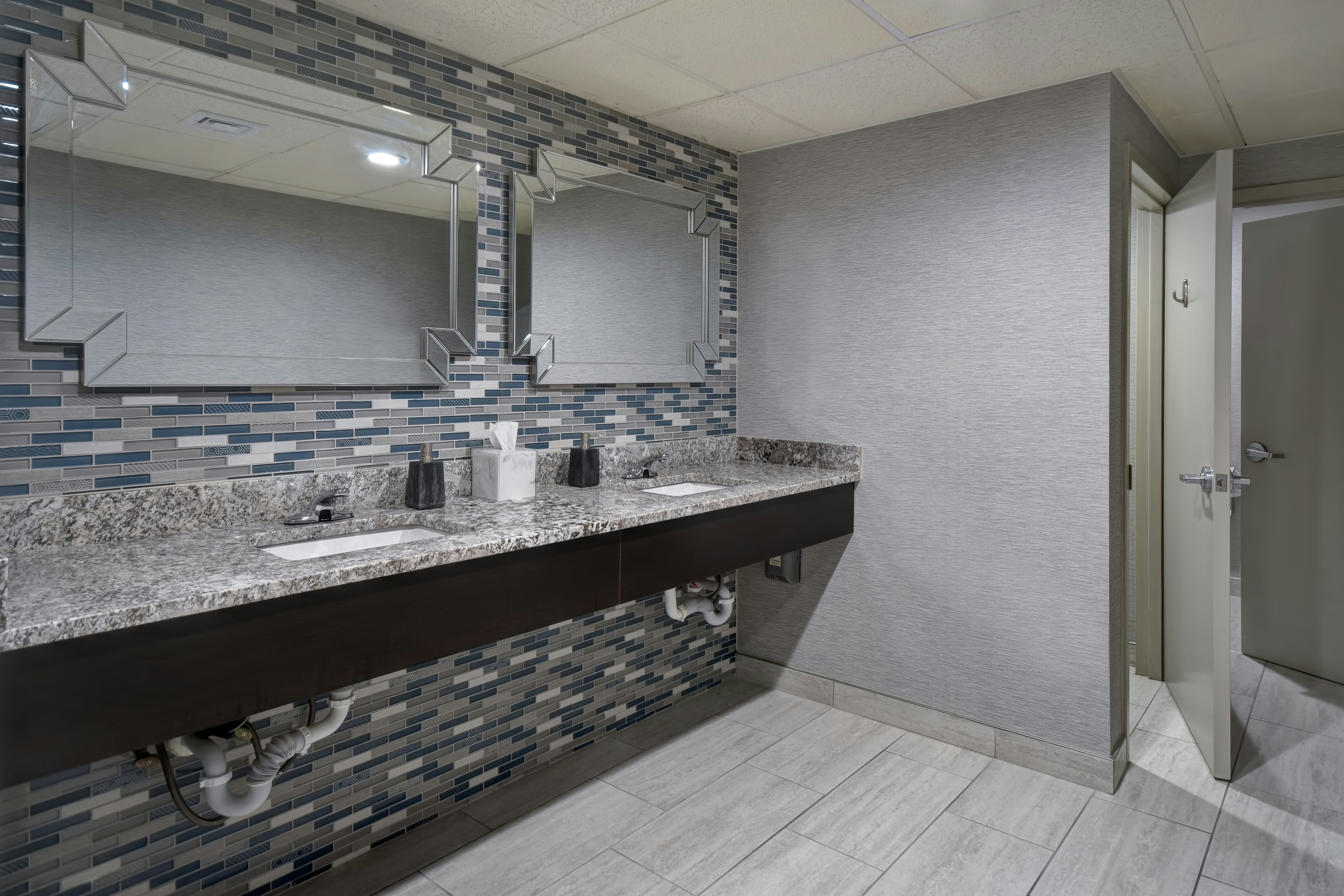 Homewood Suites Philadelphia Great Valley 80/80