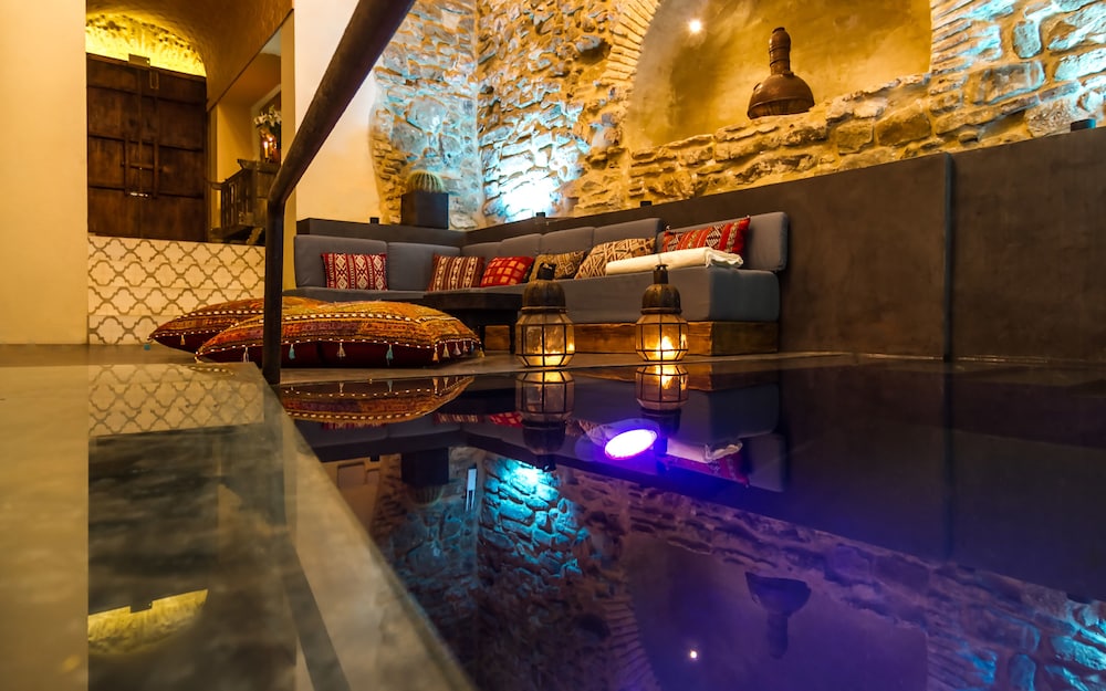 THE RIAD 16/28