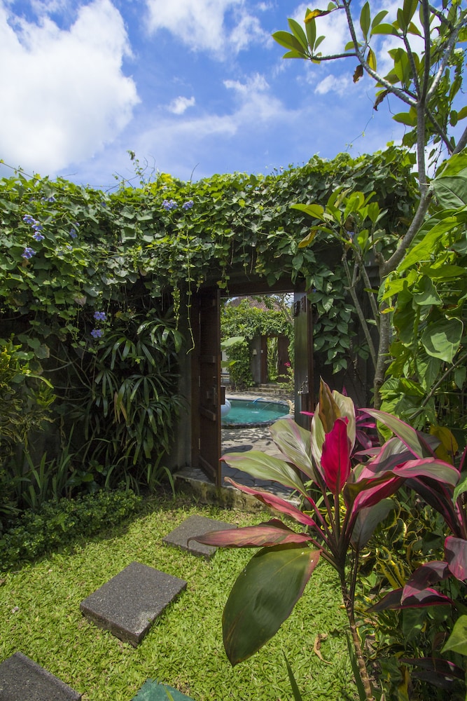 Ladera Villa Ubud 48/59