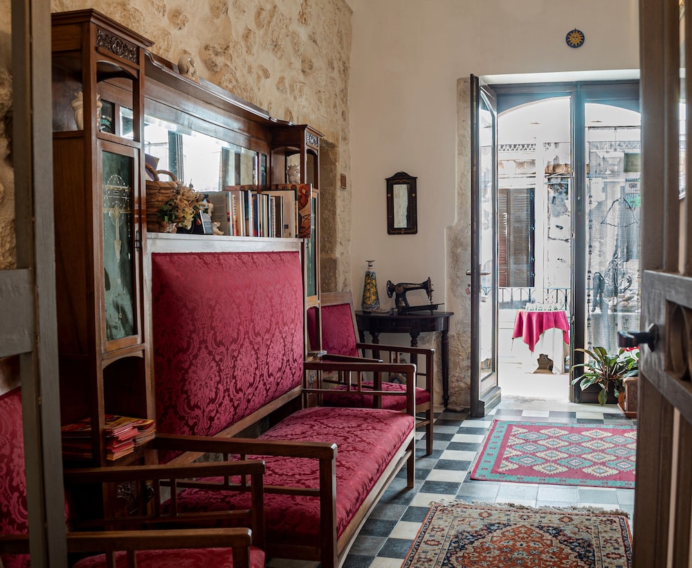 Lakkios Residence B B 9/73