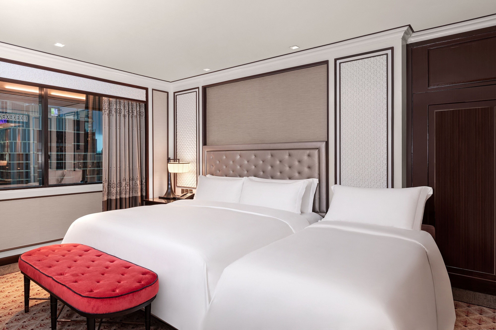 جناح كلوب بسريرين مزدوجين بغرفتي نوم، THE ATHENEE HOTEL, A LUXURY COLLECTION HOTEL BANGKOK 2/3