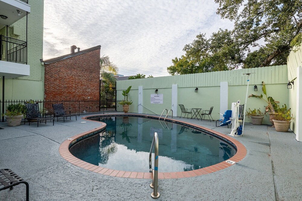 French Quarter Suites Hotel 48/55