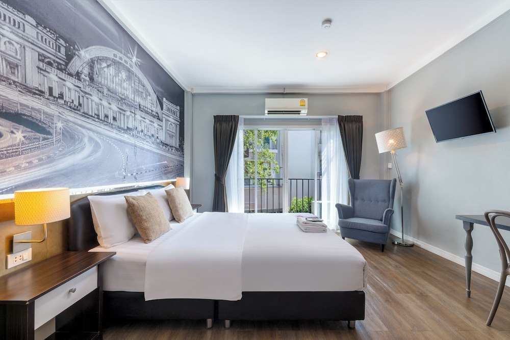DELUXE, DOUBLE BED
