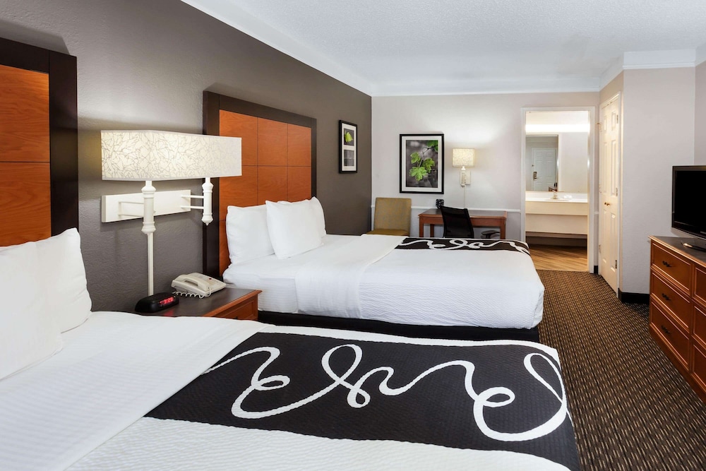 La Quinta Inn Laredo I-35 23/39