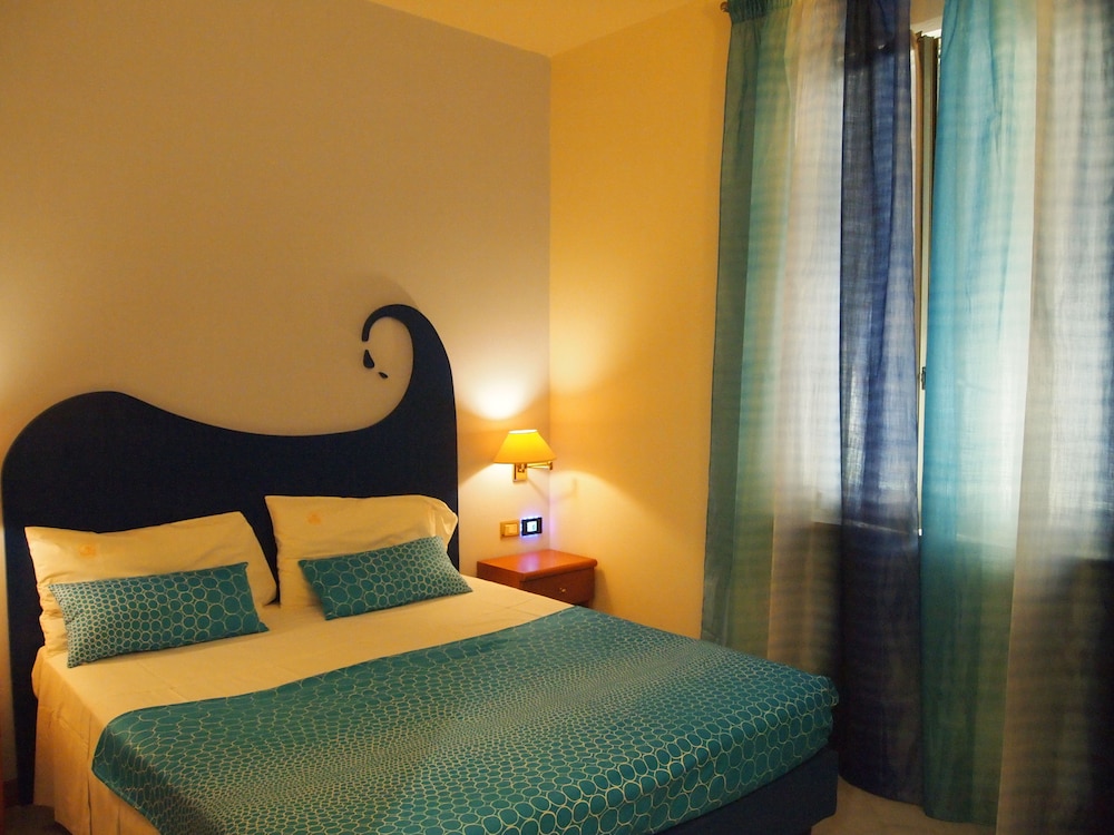 Piccolo Hotel 23/56