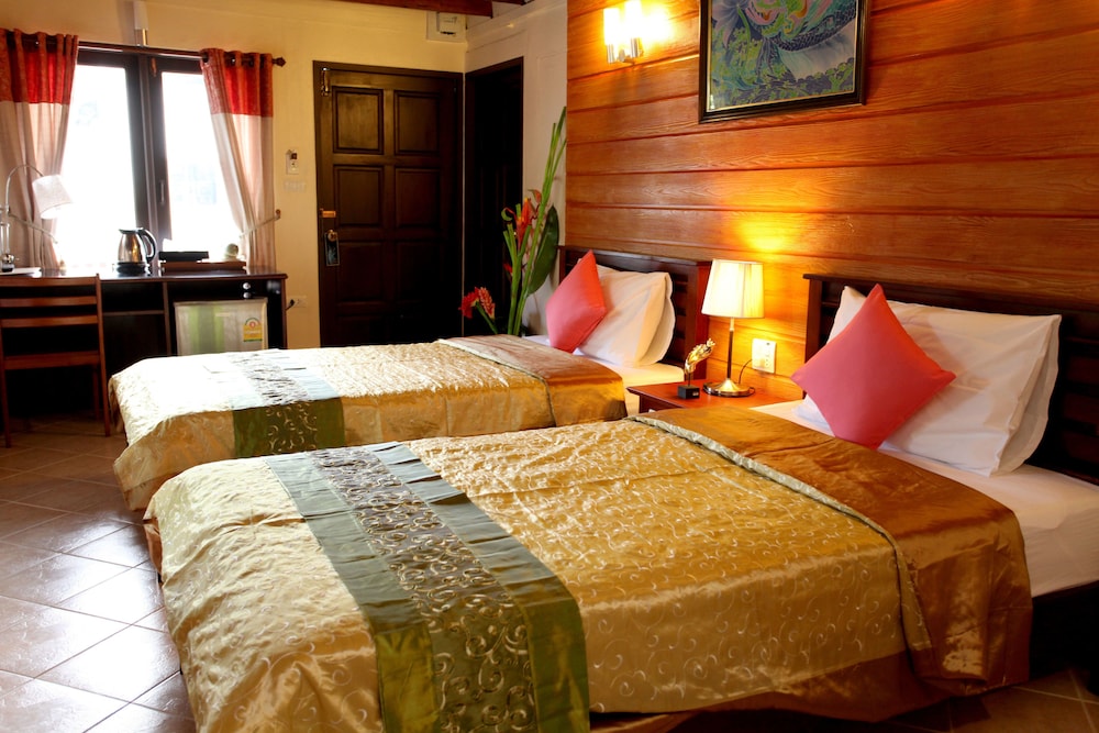 DELUXE, TWIN BEDS, GROUND FLOOR