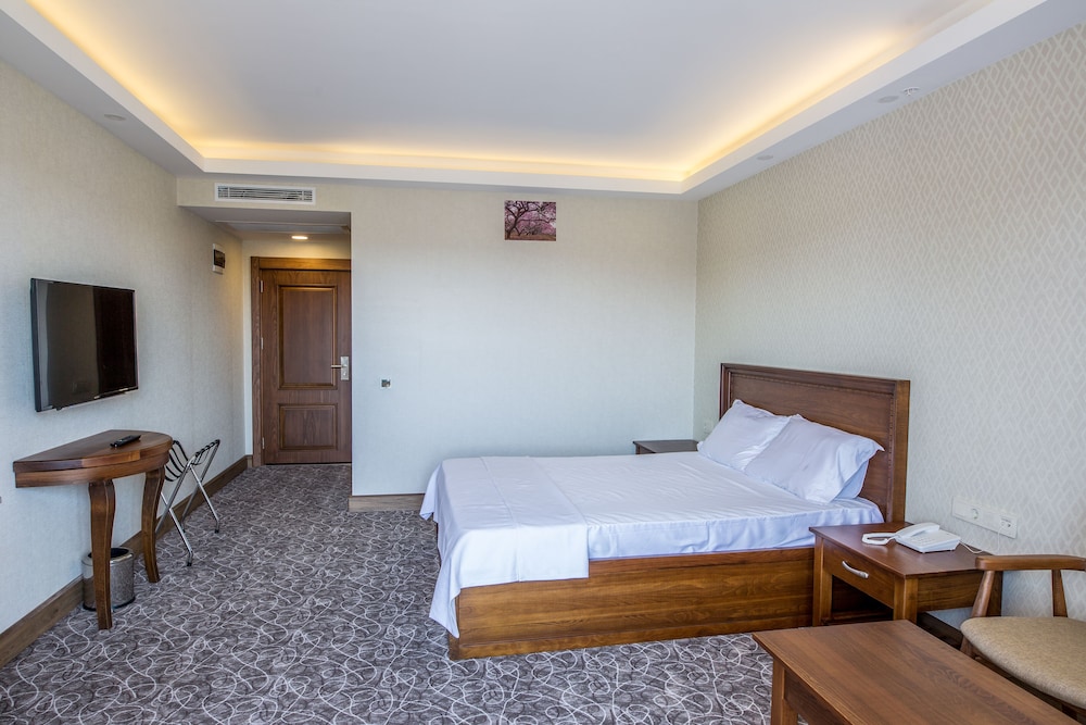 Troya Otel 18/50
