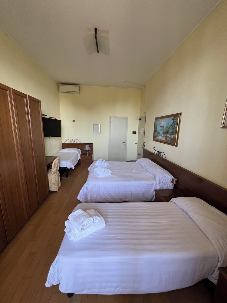 Hotel Petit Royal 5/50