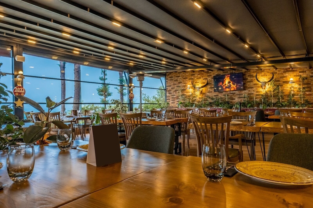 Atan Park Hotel 38/50