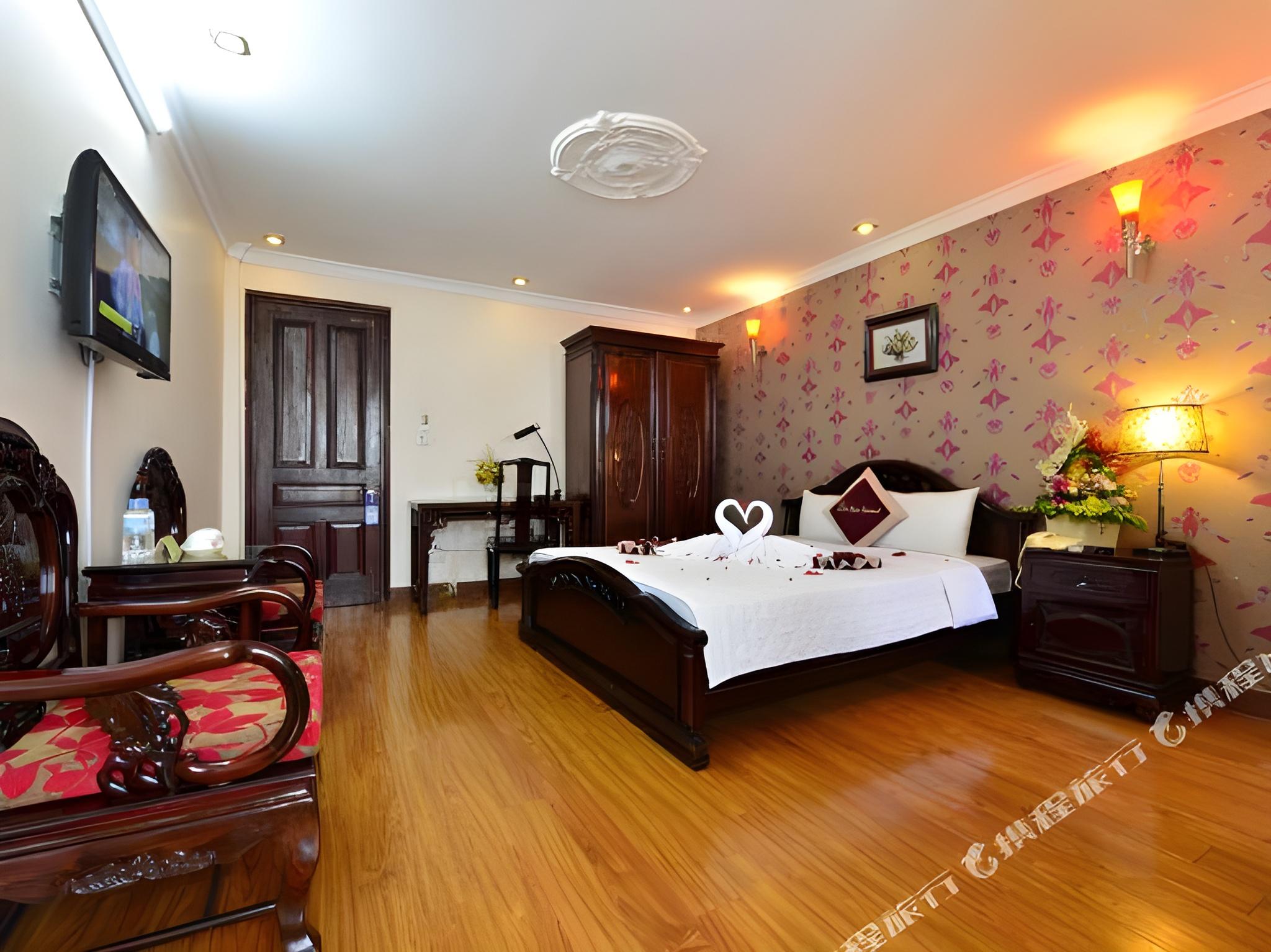 DELUXE, TWIN BEDS