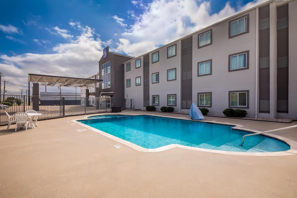 Motel6 Killeen, TX 53/64