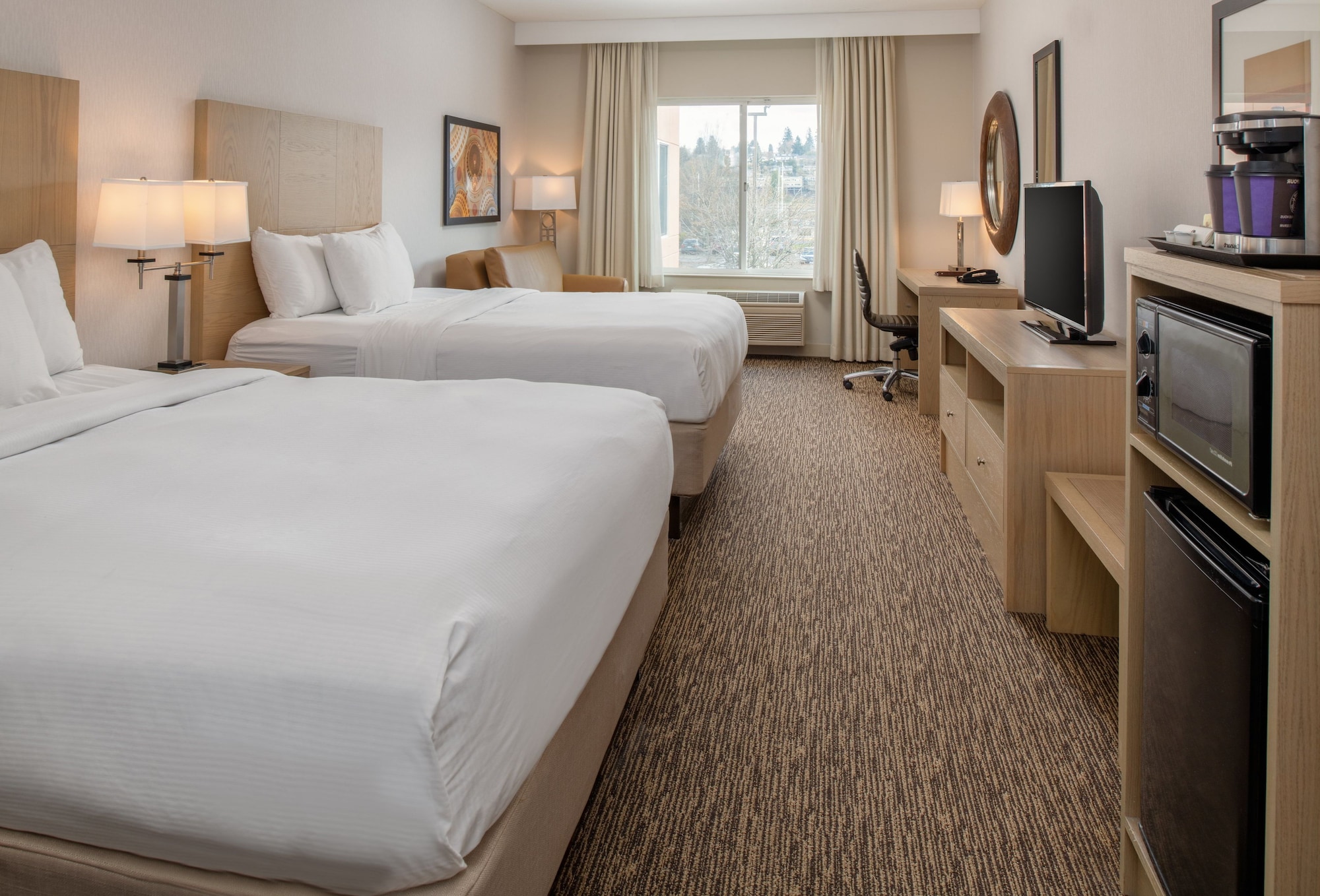 غرفة بسريرين كوين مع أريكة لذوي الإعاقة، DoubleTree by Hilton Olympia Downtown Capitol District 5/10