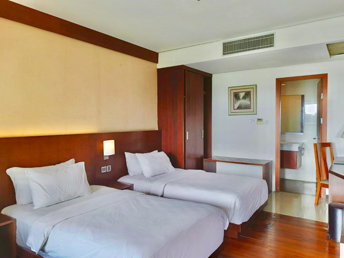 Deluxe, Twin Beds, Lobby View