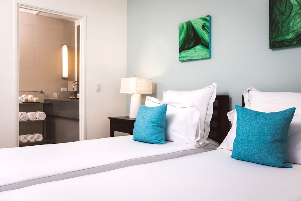 Carlisle Bay Resort 19/81