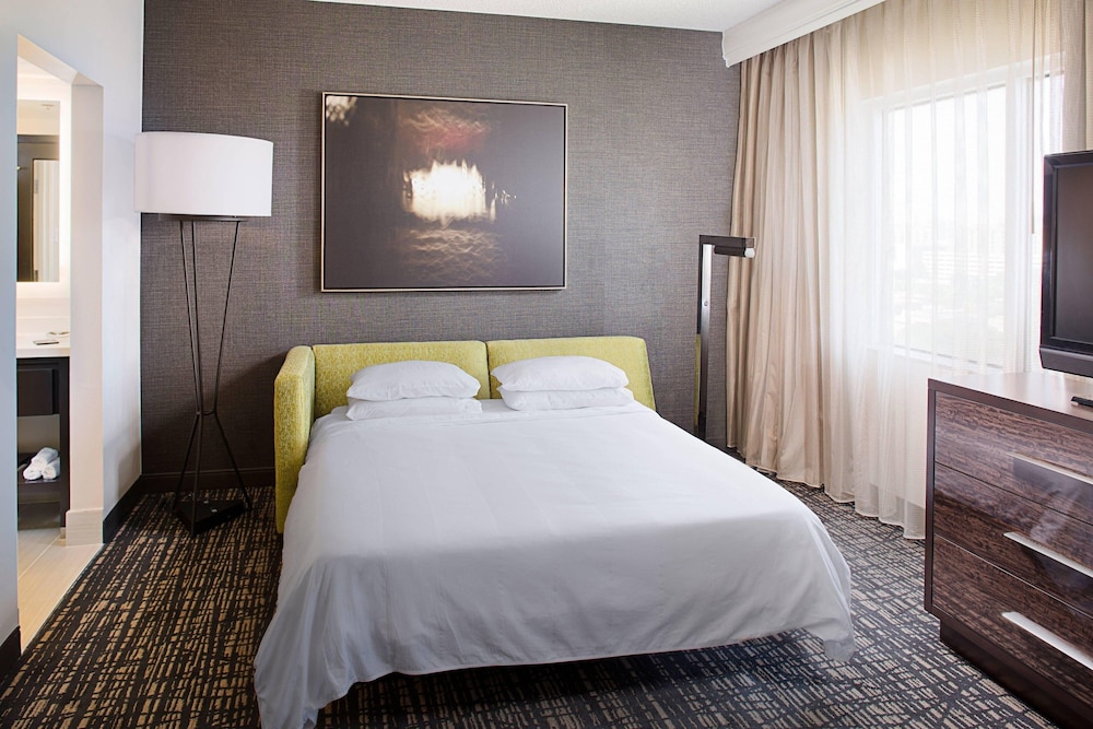 Marriott Suites Dallas Market Center 16/62