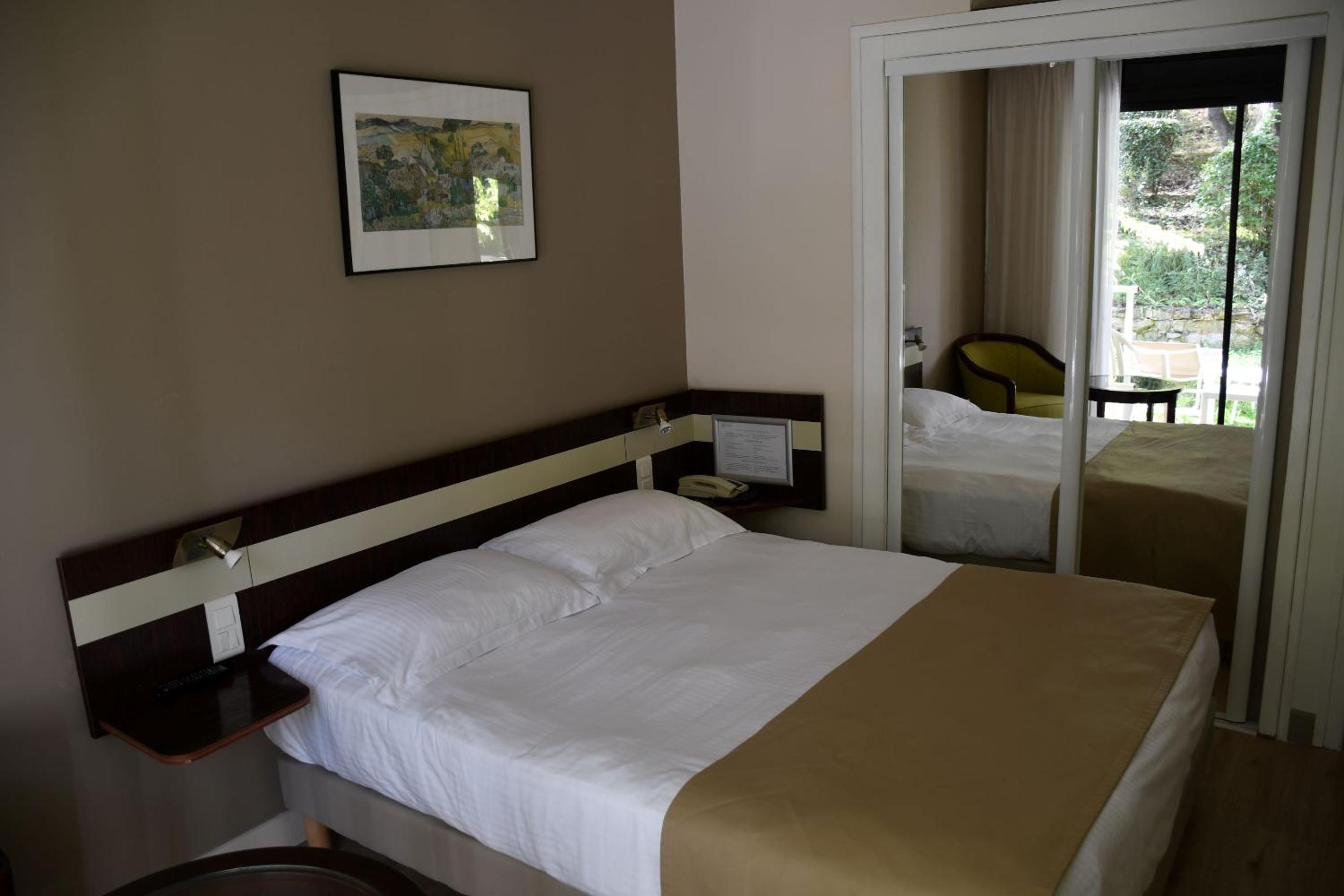 Room, Double Bed, Private Garden