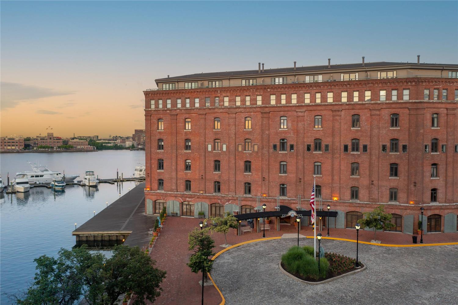 The Inn at Henderson's Wharf, an Ascend Collection Hotel 3/44