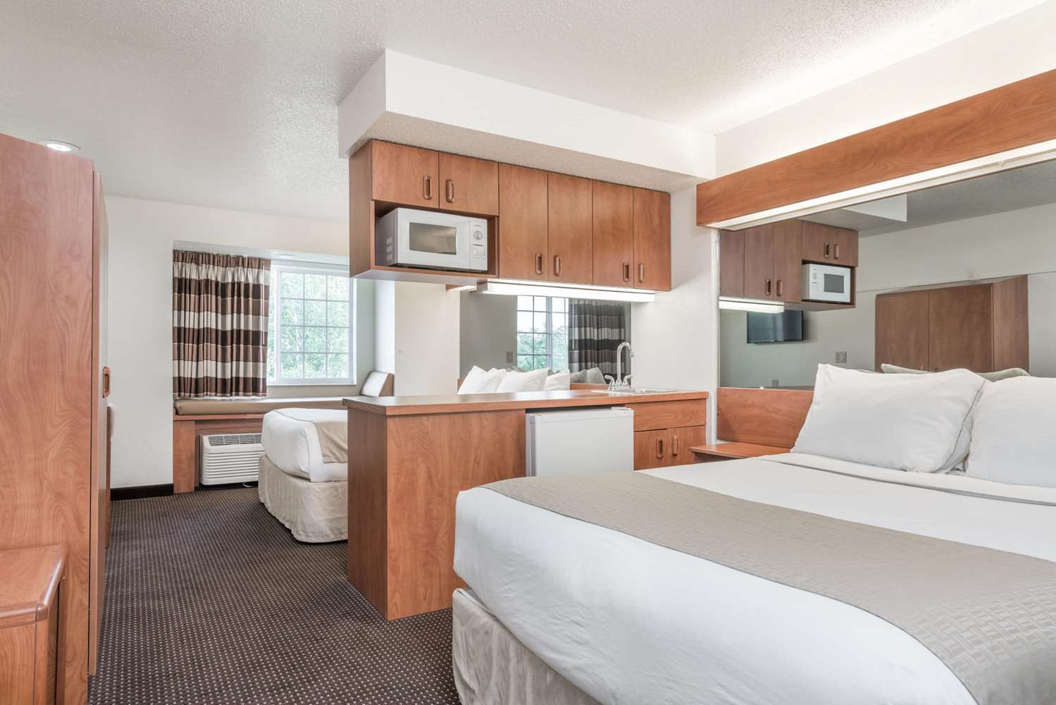 Microtel Inn Suites By Wyndham Rice Lake 6/33