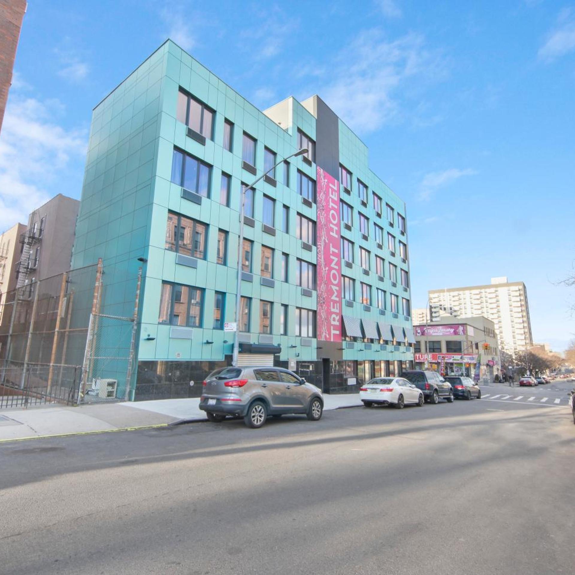 Tremont Hotel Bronx 38/50