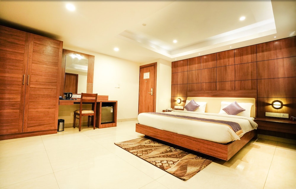 The Pommels Business Hotel 11/25