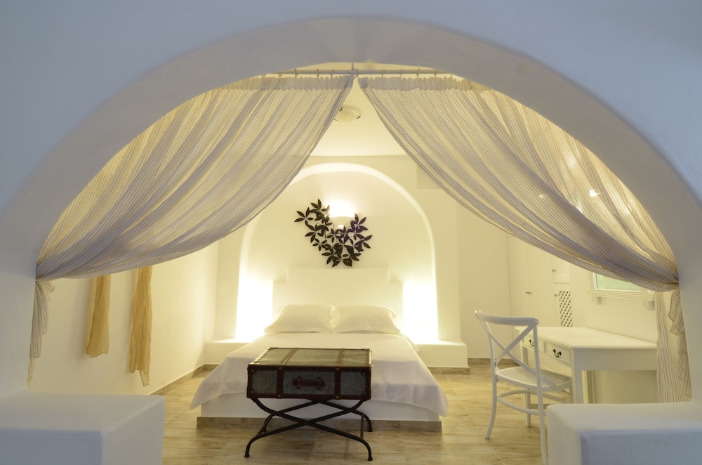 ASPALATHRAS WHITE HOTEL 24/50