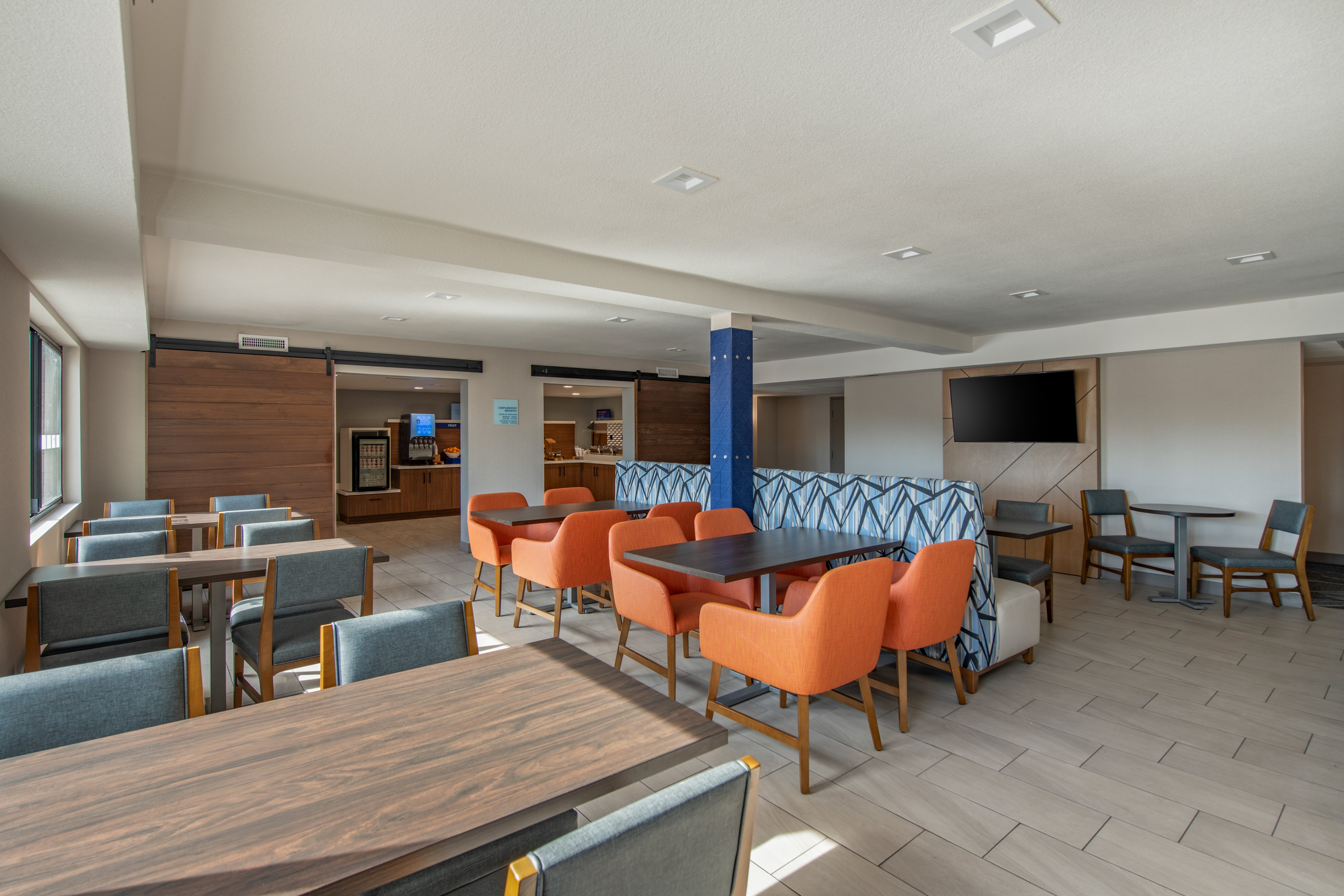 Holiday Inn Express San Diego South National City 55/73
