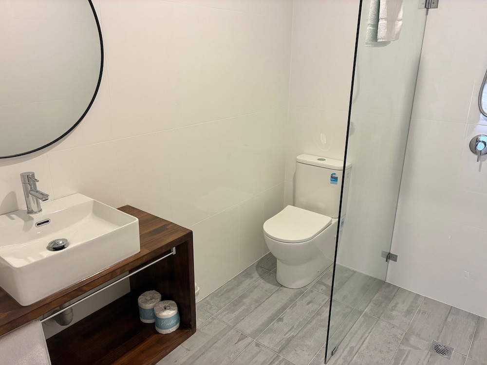Pleasant Way Motel 61/67