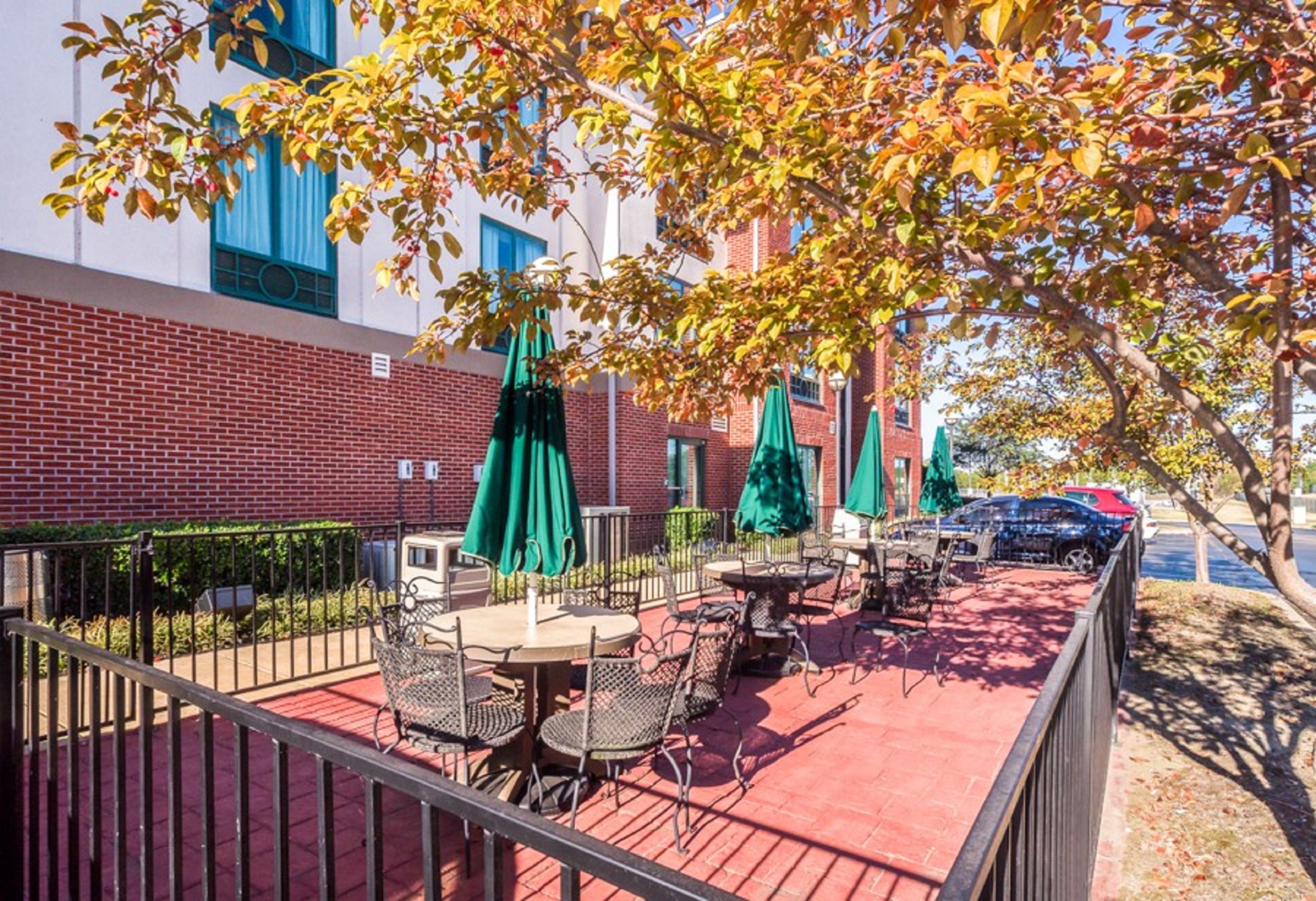 Holiday Inn Express Hotel And Suites Memphis Southwind 30/36