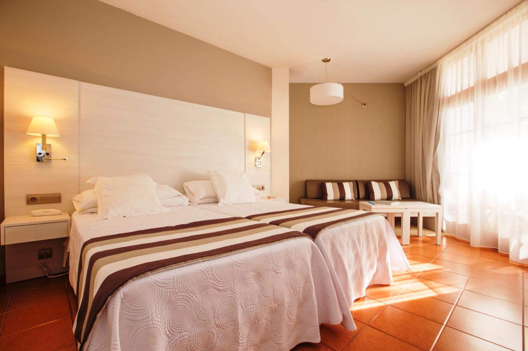 Superior, Double Bed, Garden View, Terrace