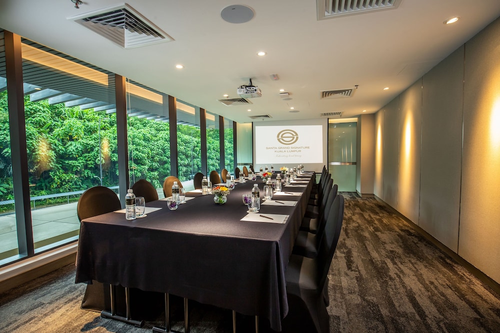 Santa Grand Signature Kuala Lumpur 39/42