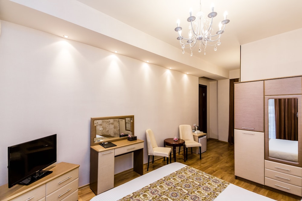Hotel Diamond Dat Exx Company 43/55