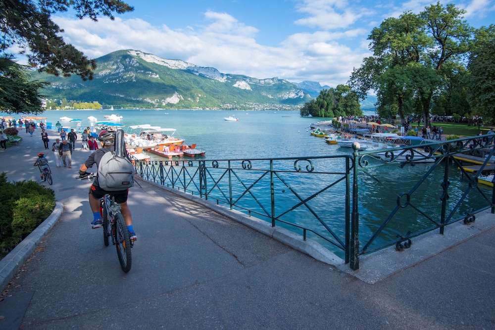 Campanile Annecy Cran Gevrier 53/63