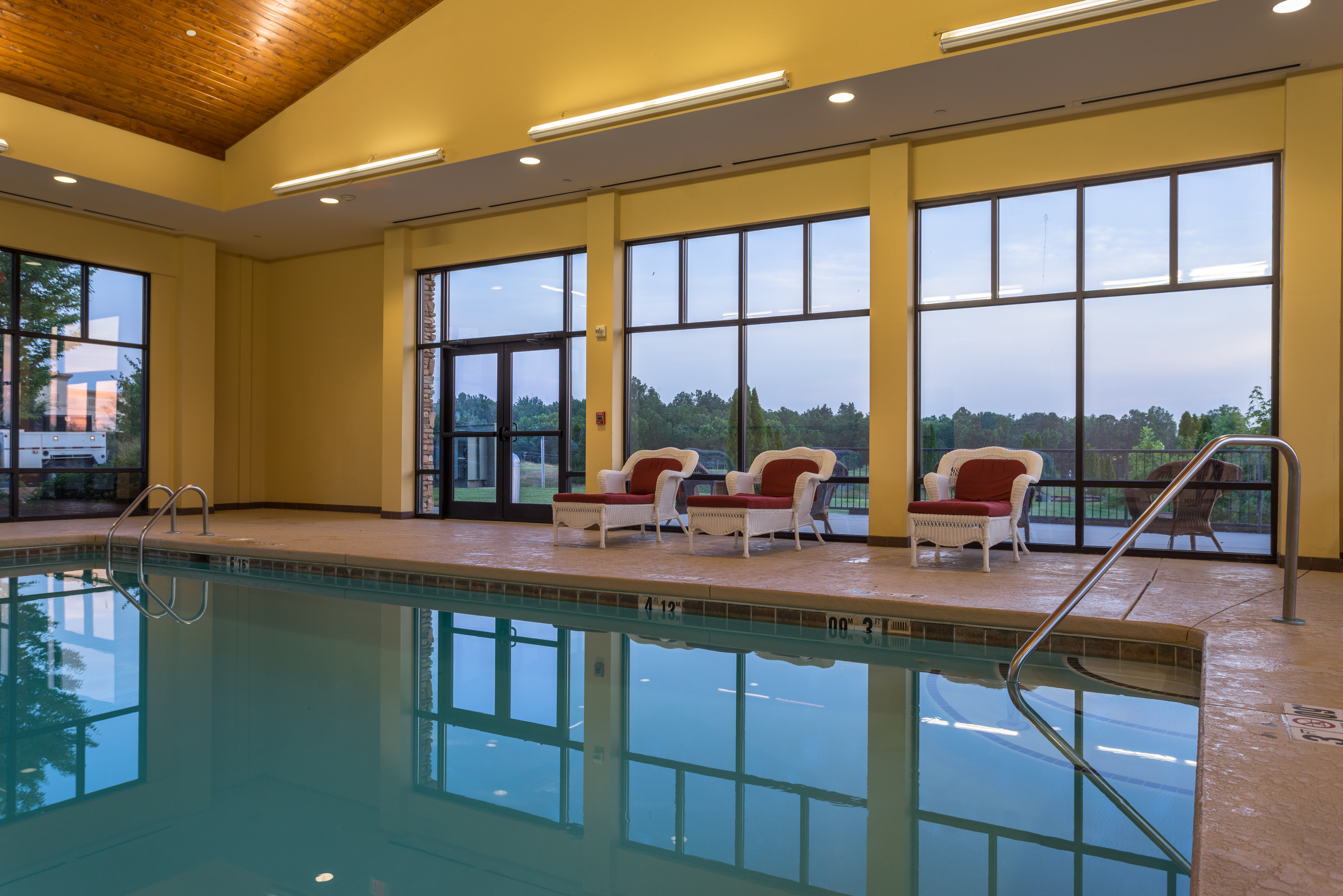 Holiday Inn Express Hotel Suites Lexington Nw the Vineyard 23/50