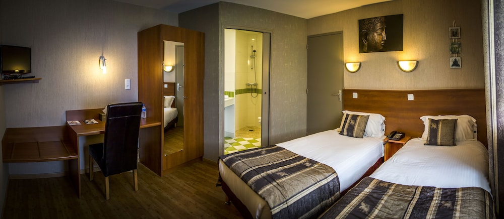 Brit Hotel Azur 20/32