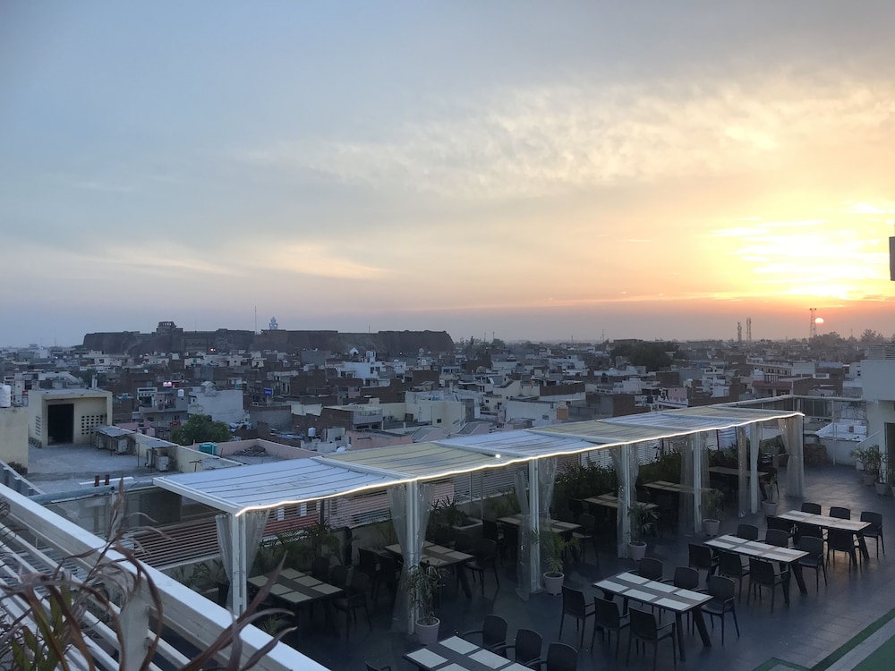 Hotel Bahia Heights 27/28