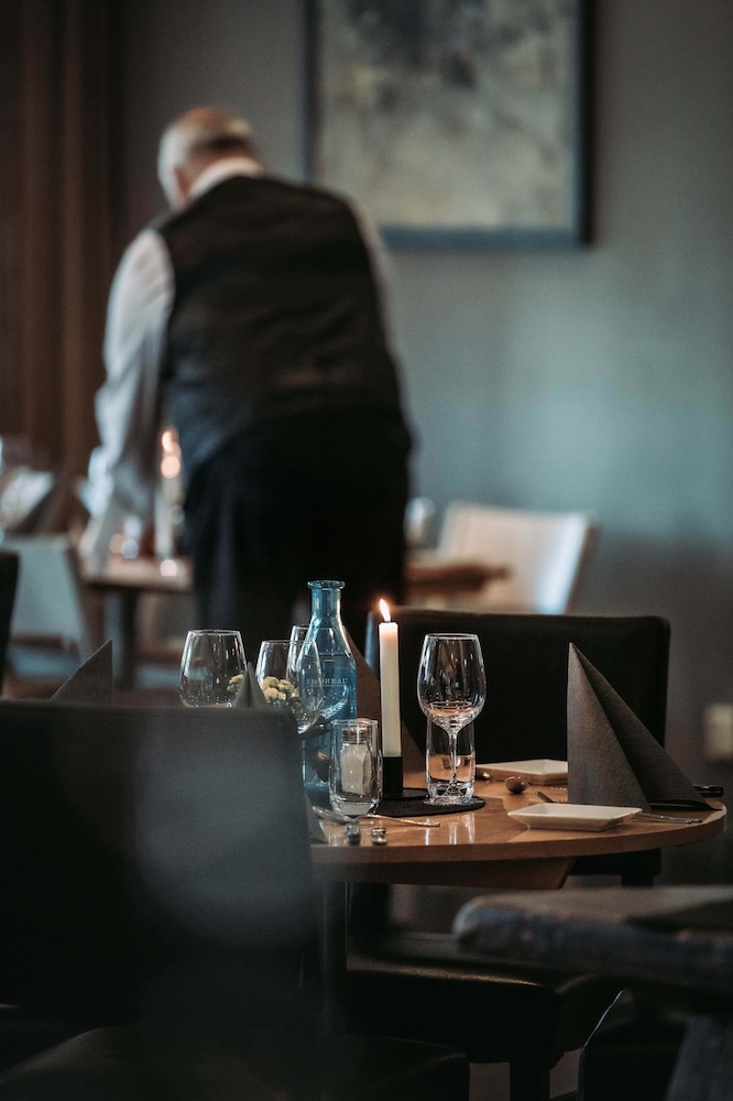 Marholmen Hotell and Conference AB 75/81