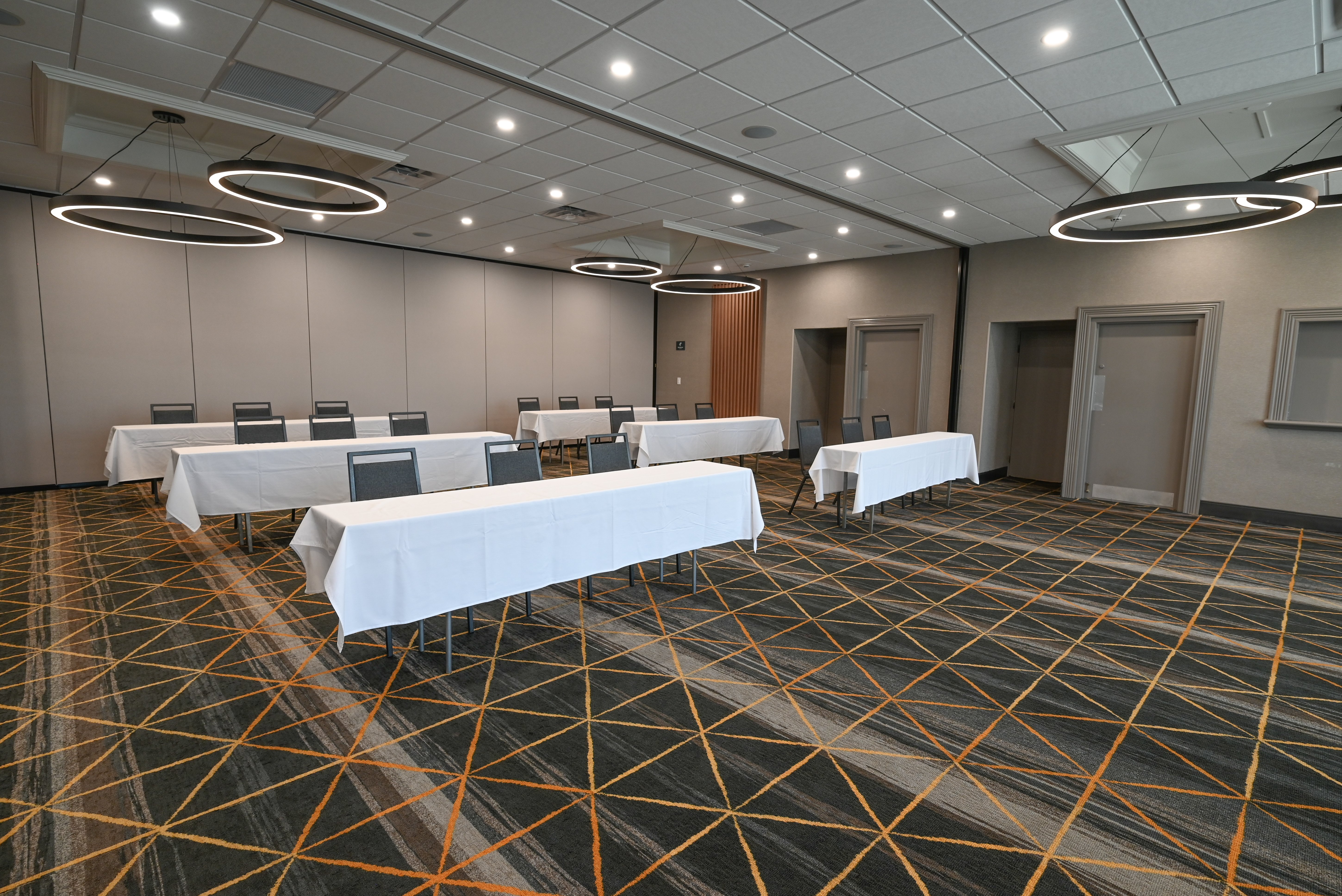 Holiday Inn Cleveland-Mayfield 71/76