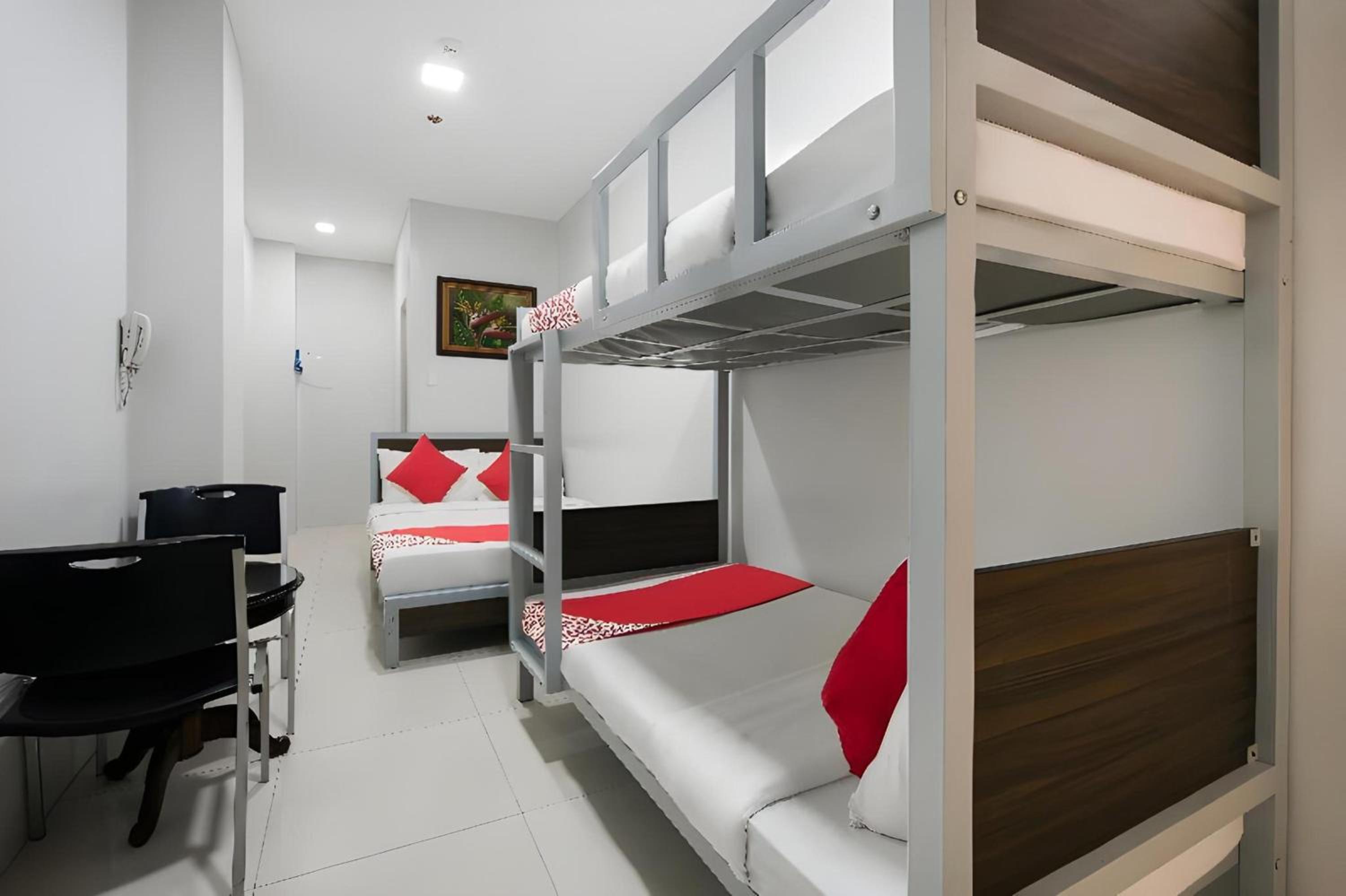 جناح عائلي، OYO 152 Sangco Condotel 7/10