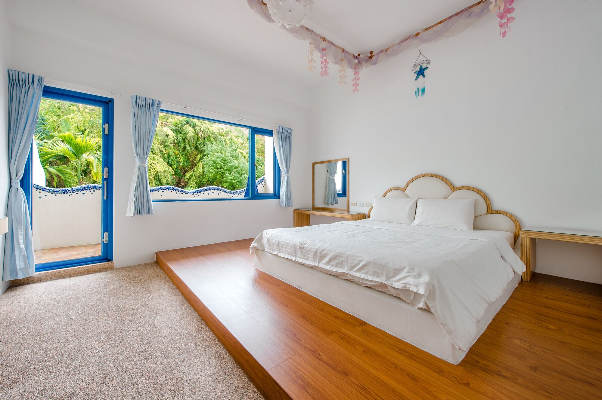 Room, King Bed, Balcony