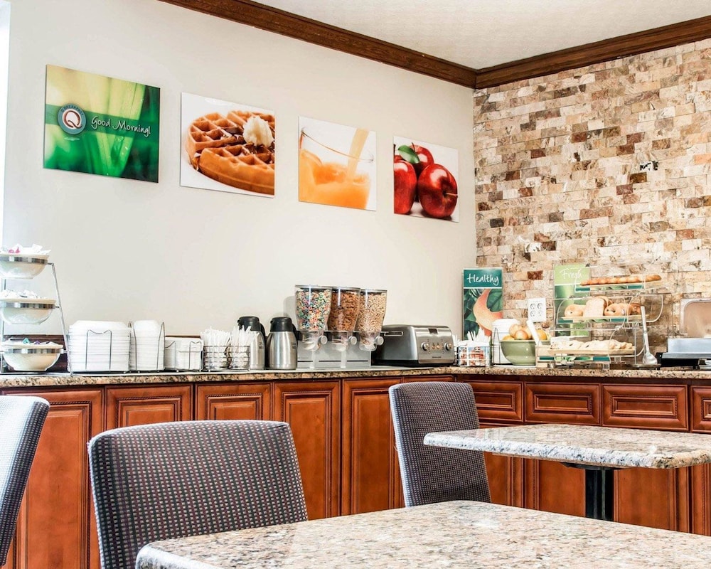 Quality Inn Southfield - Detroit 7/39