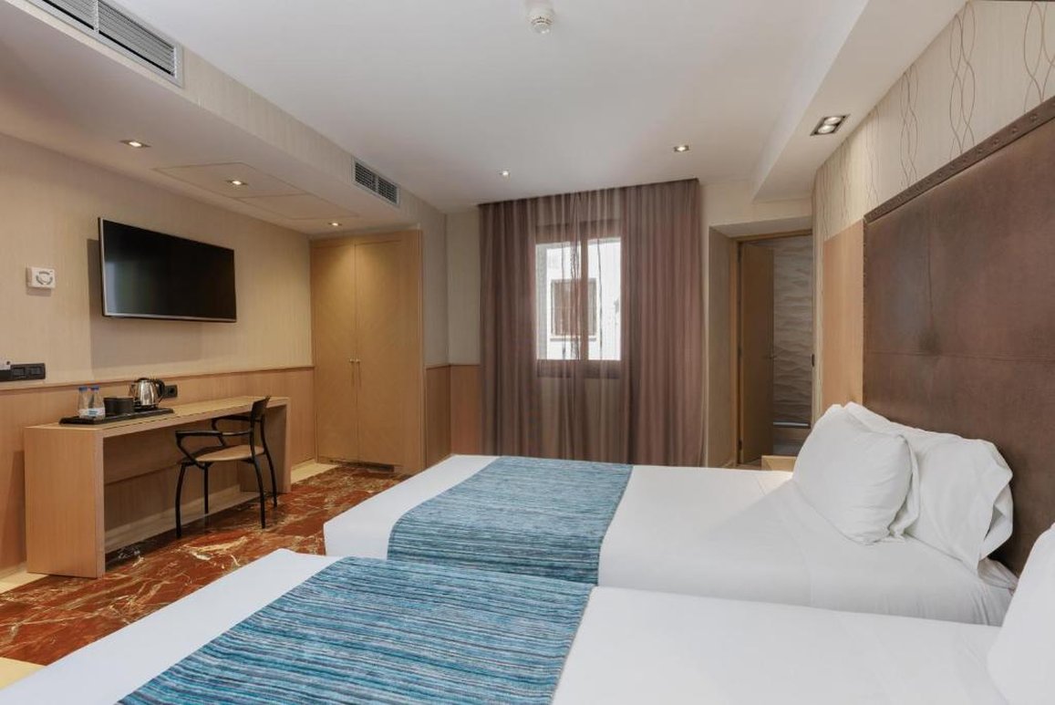 Gotico Hotel 32/77