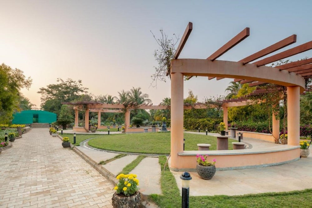 SUNRAY VILLAGE RESORT 23/33