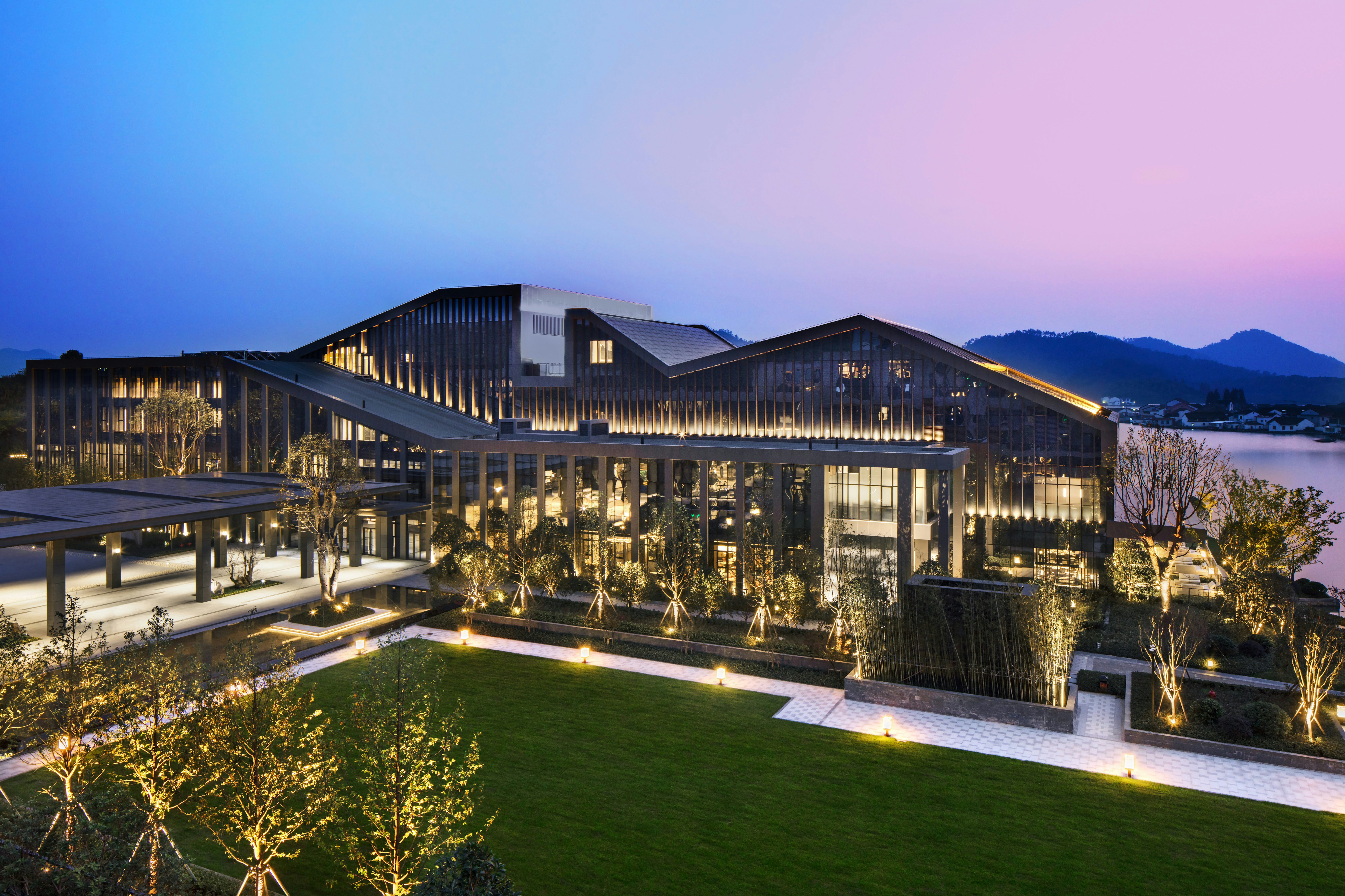 Hilton Ningbo Dongqian Lake Resort 4/41