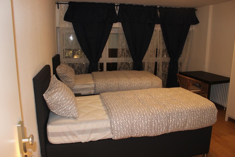 Hotel Garni Emir 28/50