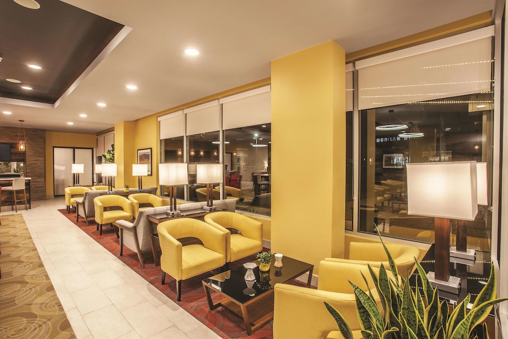 La Quinta Inn Suites By Wyndham Morgan Hill San Jose South 39/46