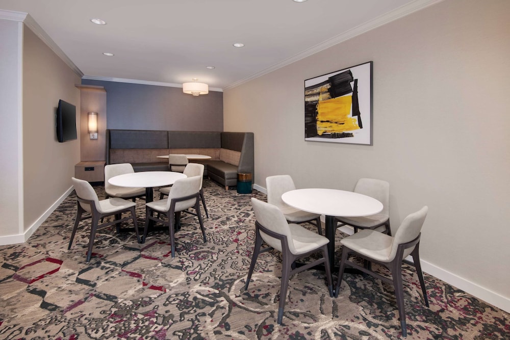 Sonesta ES Suites Atlanta Alpharetta North Point Mall 39/50
