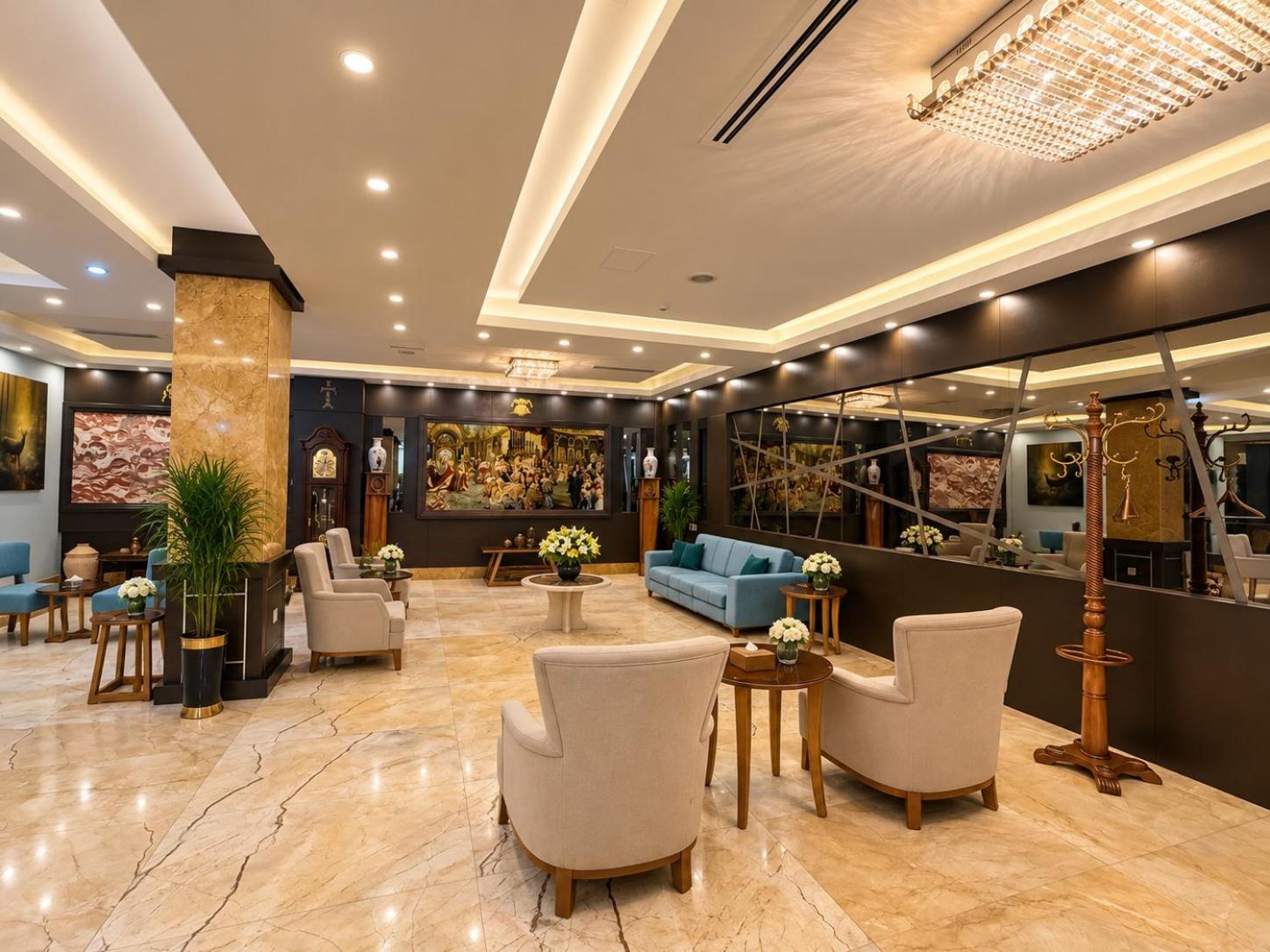 Grand Palace Hotel 59/71