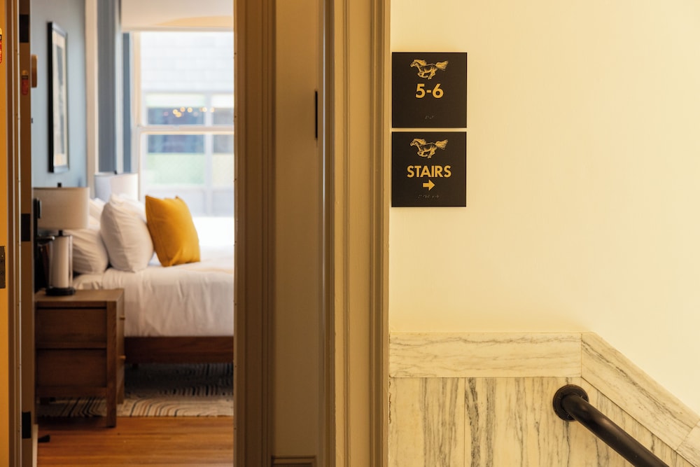 The Courier Hotel 20/50