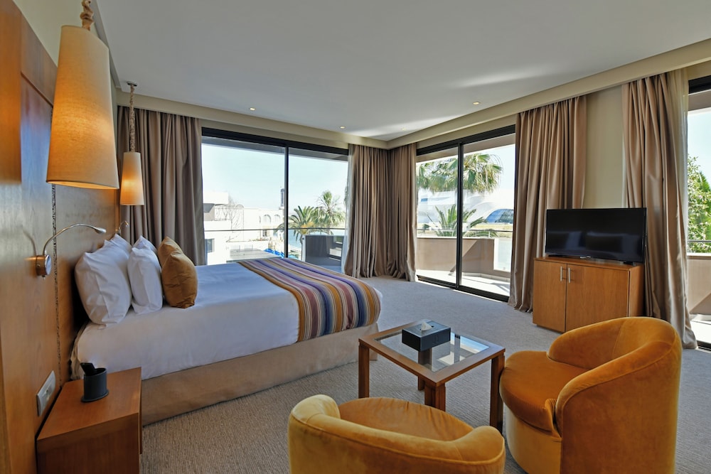 PREMIUM, SUITE, KING BED, RIVER VIEW