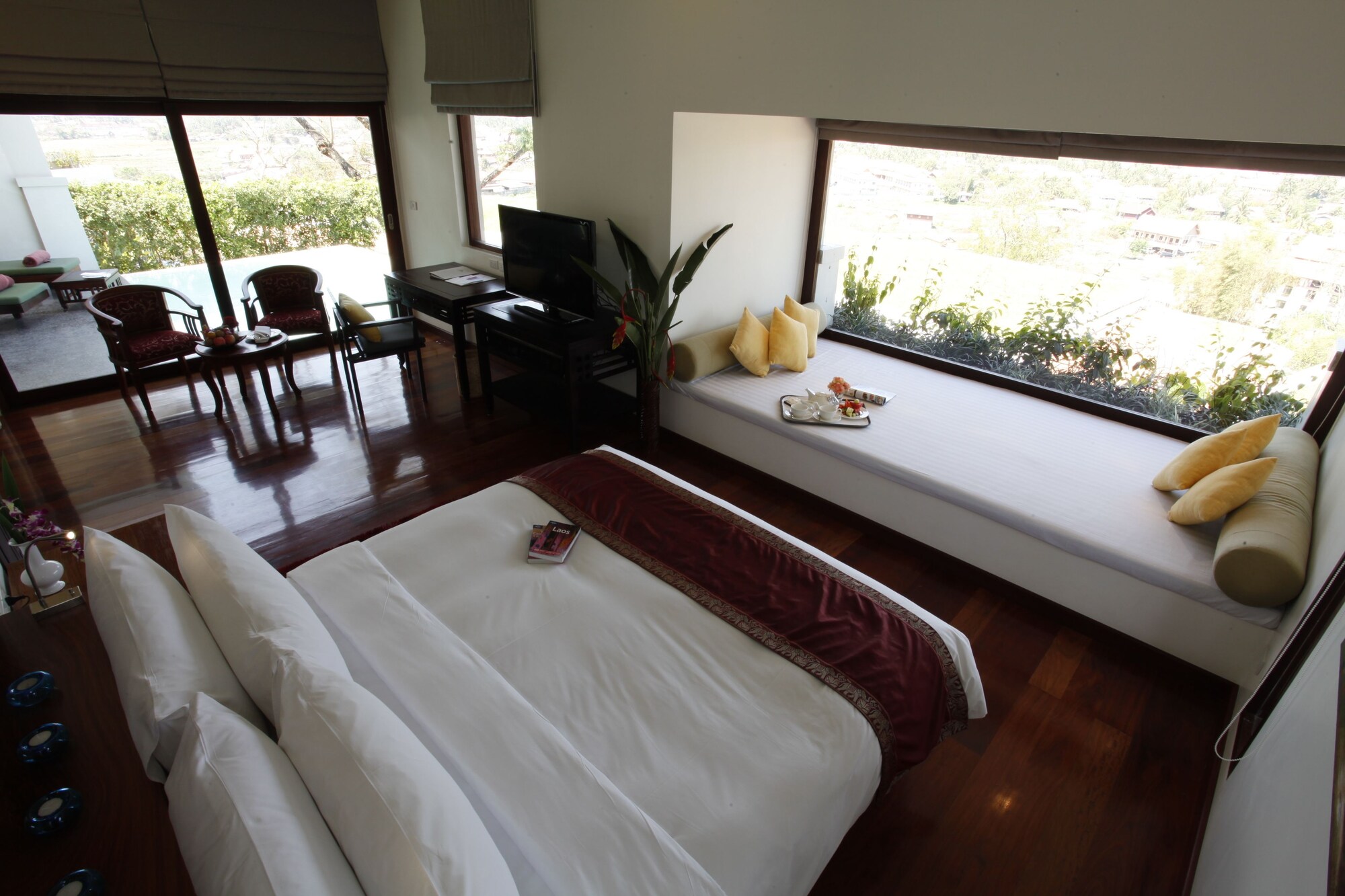 POOL VILLA